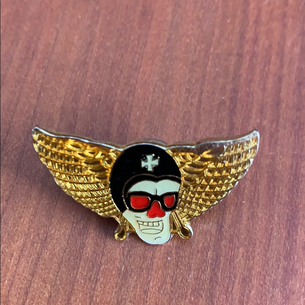 Biker wings pin